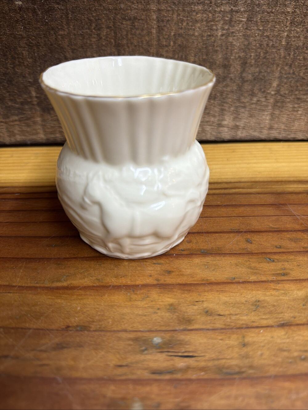 Vintage Belleek Ireland Ribbed Flare Top Vase Horse 3x3